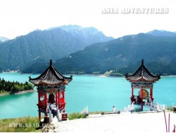 Tien-shi Lake (Heaven Lake) Tien-shi Lake (Heaven Lake)