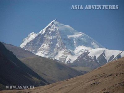 Karl Marks Peak  (6726 m)