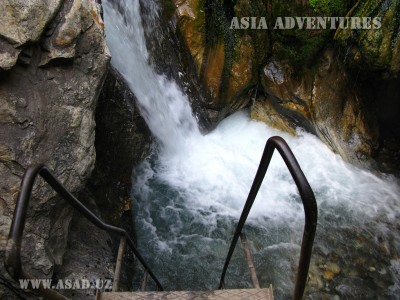 Fatima-Bibi source waterfall