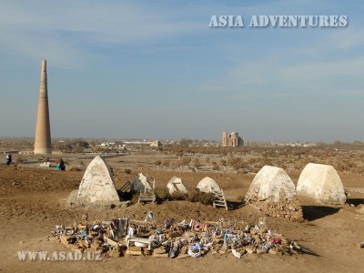 View on minoret Kutlug Temur, Old Urgench, Turkmenistan