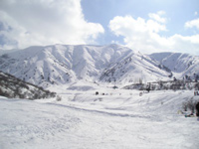 Чимган и Бельдерсай - популярные горнолыжные курорты в Узбекистане