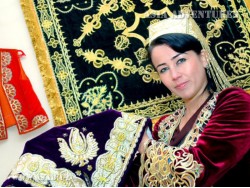 Goldwork embroidery in Uzbekistan Goldwork embroidery in Uzbekistan